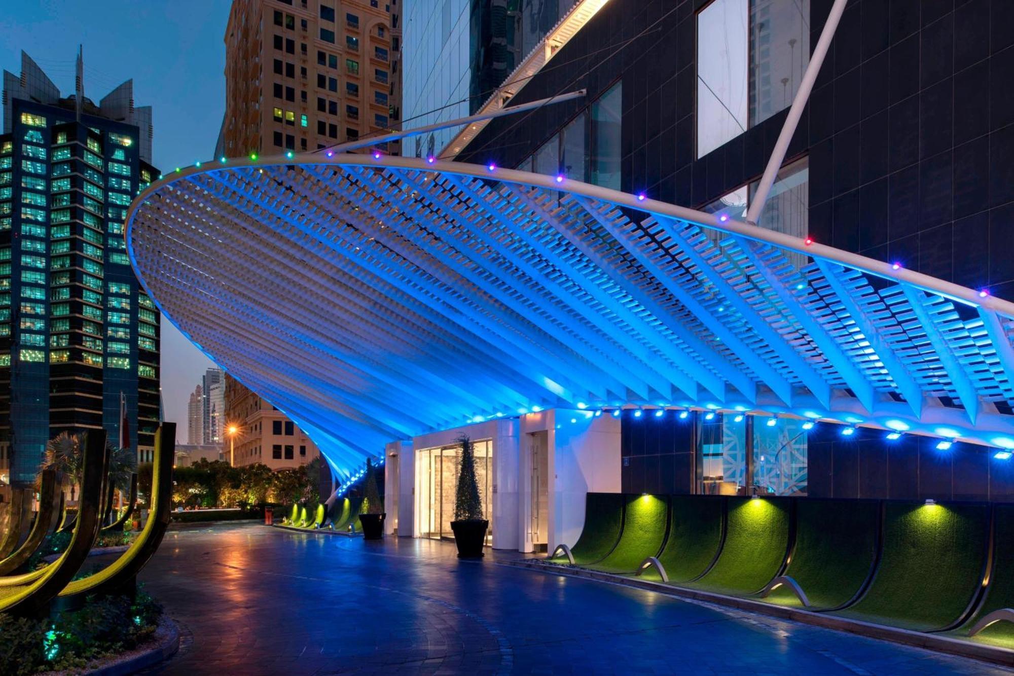 Hotel W Ad Dawhah Esterno foto The hotel's entrance