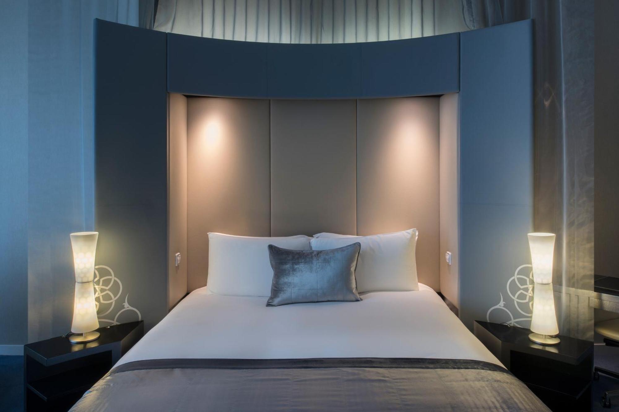 Hotel W Ad Dawhah Esterno foto A bedroom at the hotel