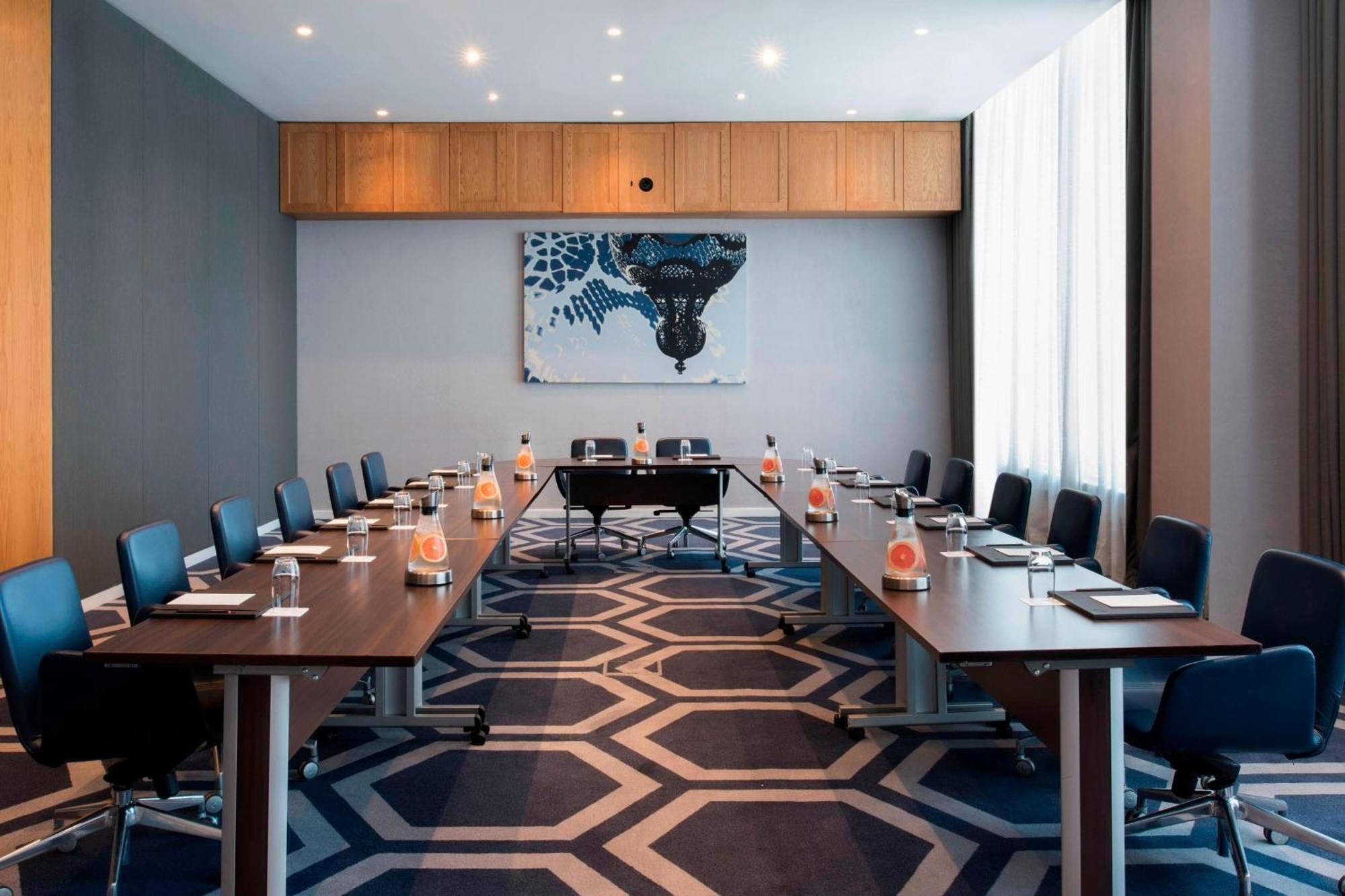Hotel W Ad Dawhah Esterno foto Meeting room