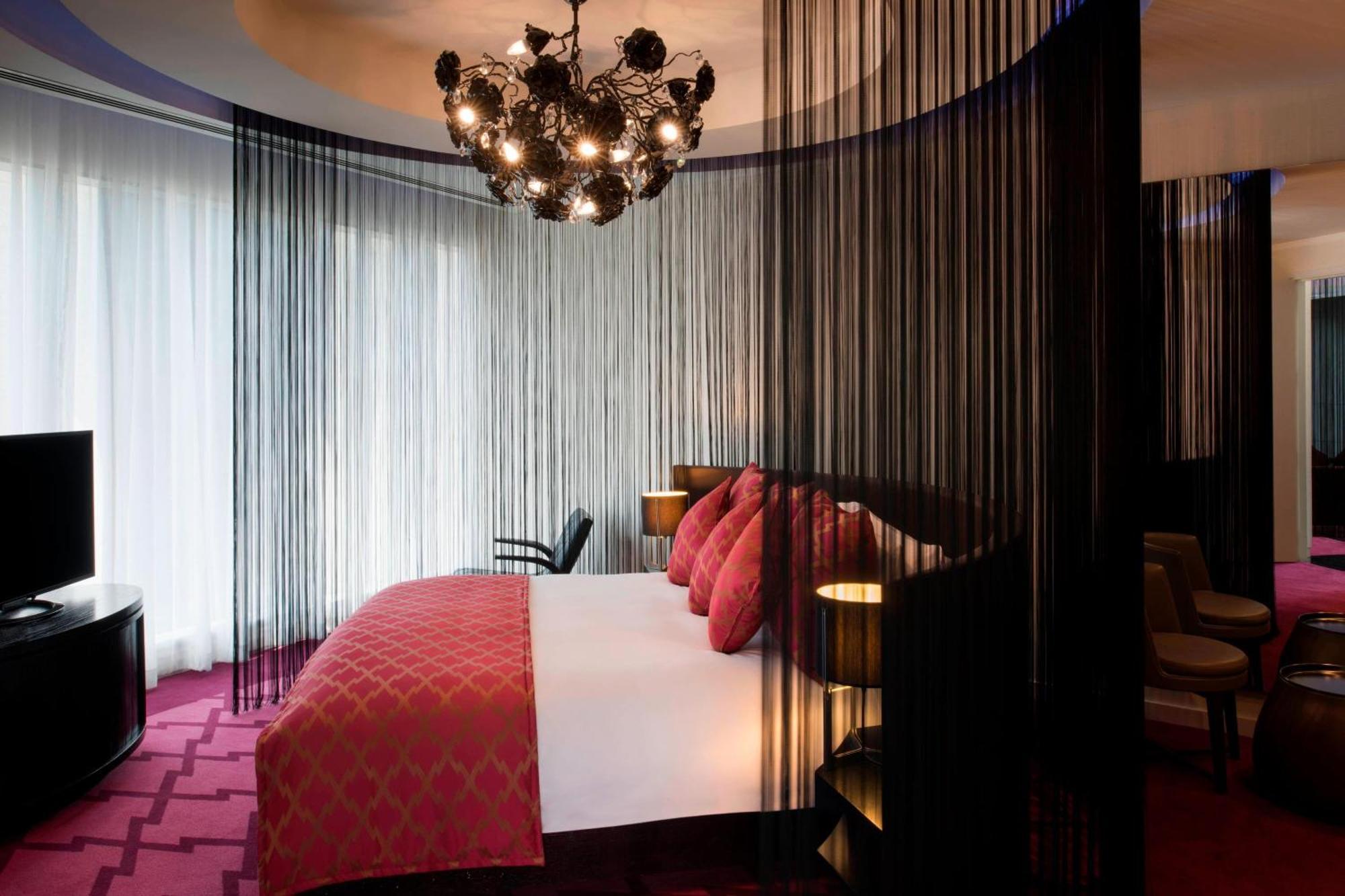 Hotel W Ad Dawhah Esterno foto A suite at the hotel