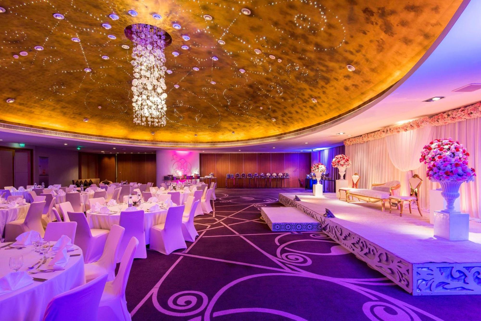 Hotel W Ad Dawhah Esterno foto The ballroom at the InterContinental London The O2